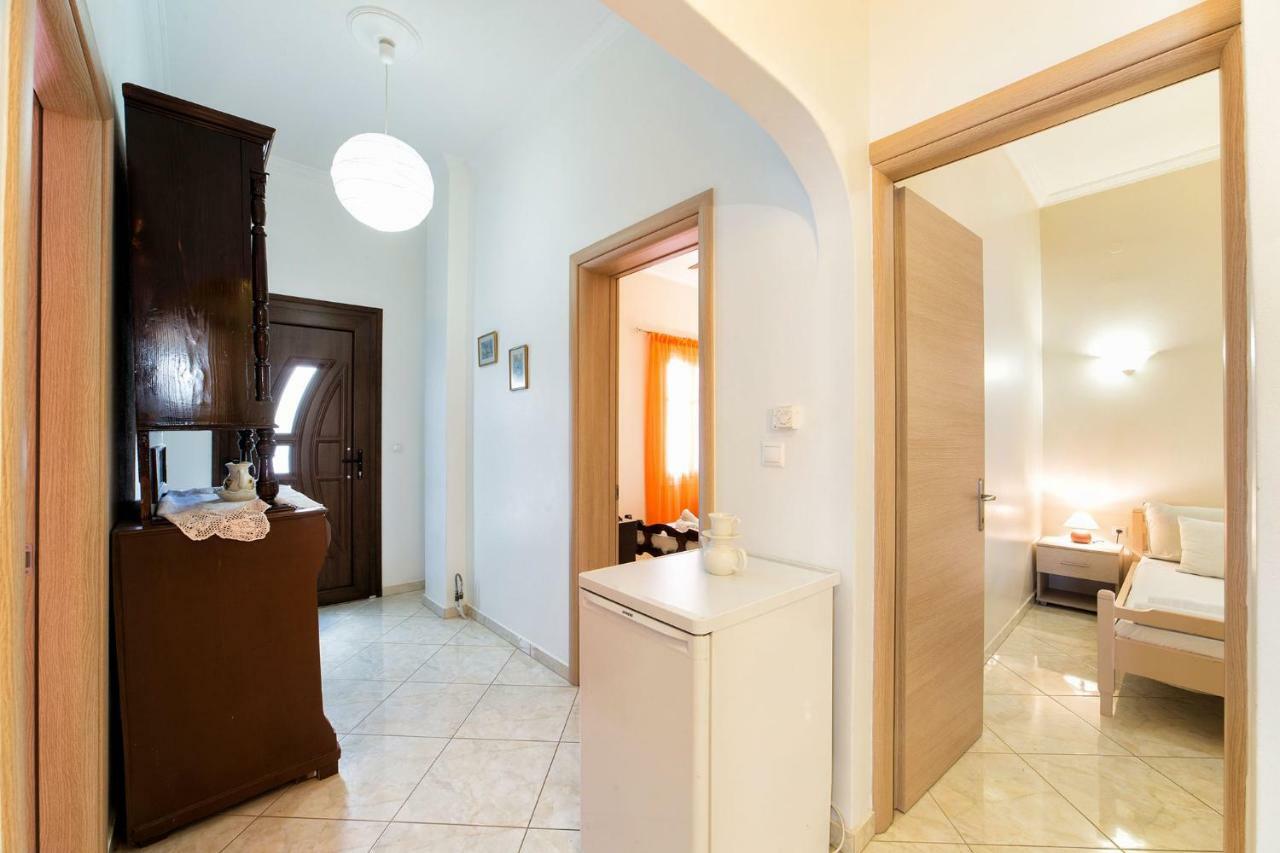 パロス島 Town House For 6-16 With Acヴィラ エクステリア 写真
